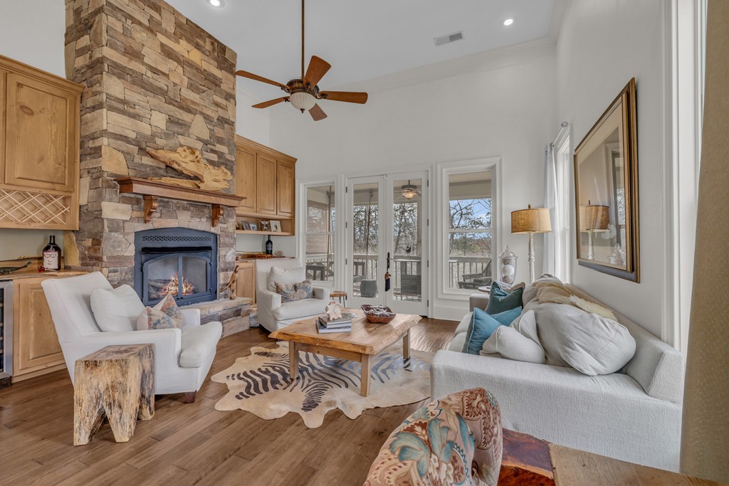 352 Licklog Ridge Hayesville, NC 28904 - Photo 5 of 41 Gallery Image 5
