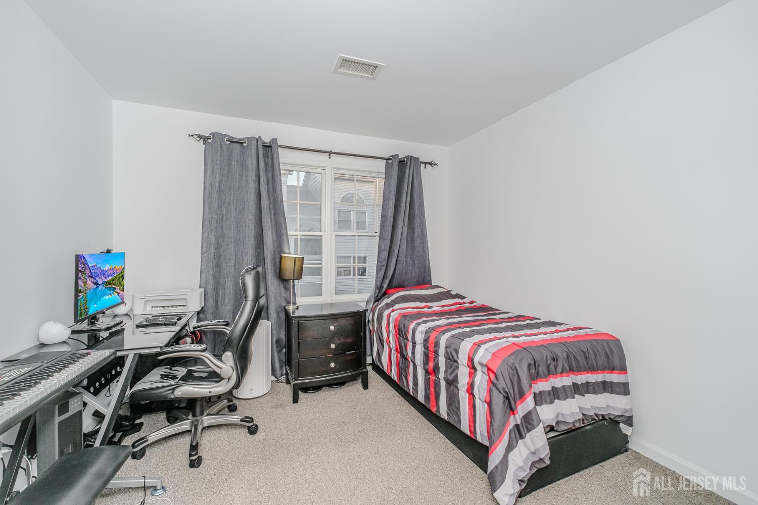 425 Edpas Road New Brunswick, NJ 08901 - Photo 17 of 23