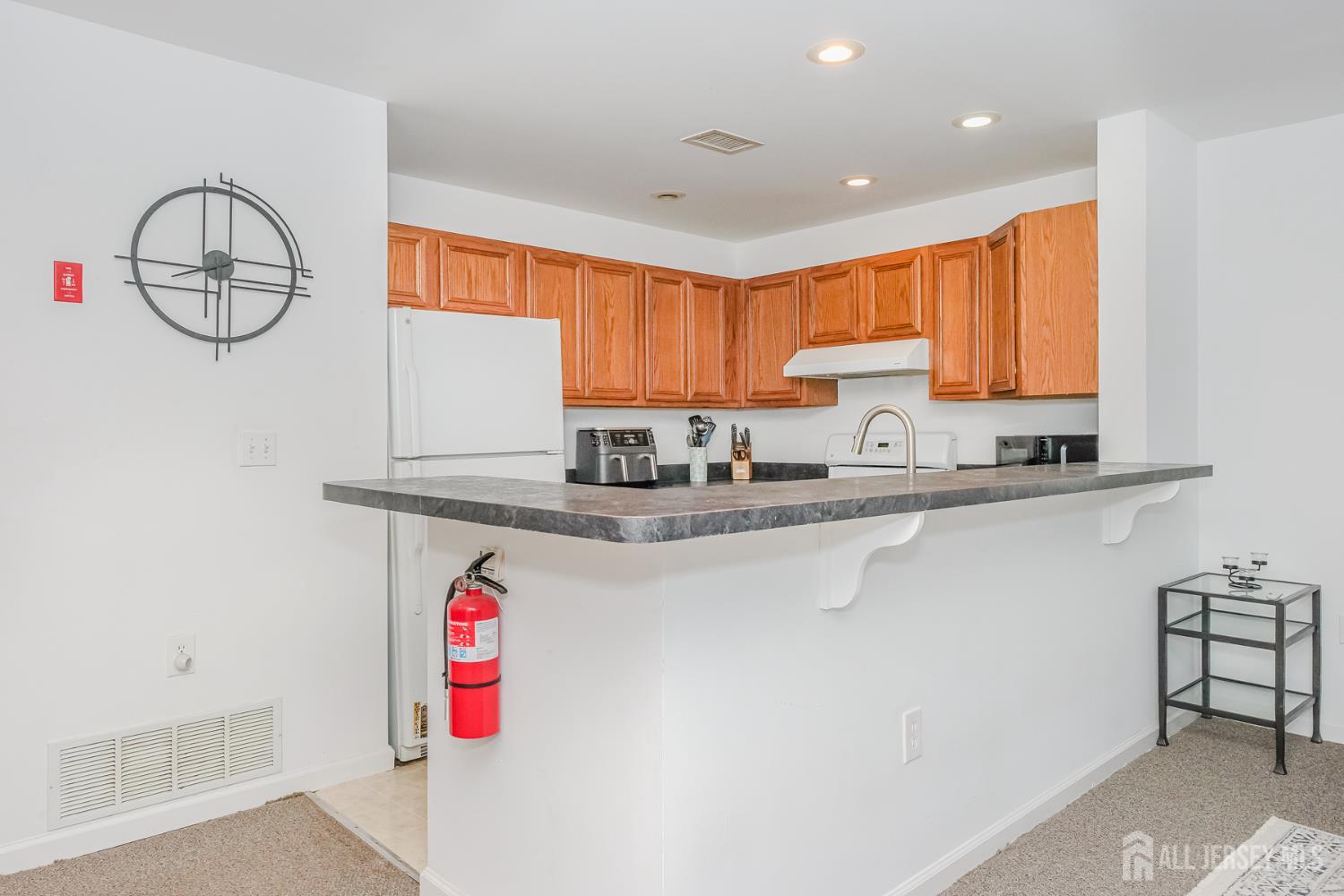 425 Edpas Road New Brunswick, NJ 08901 - Photo 4 of 23