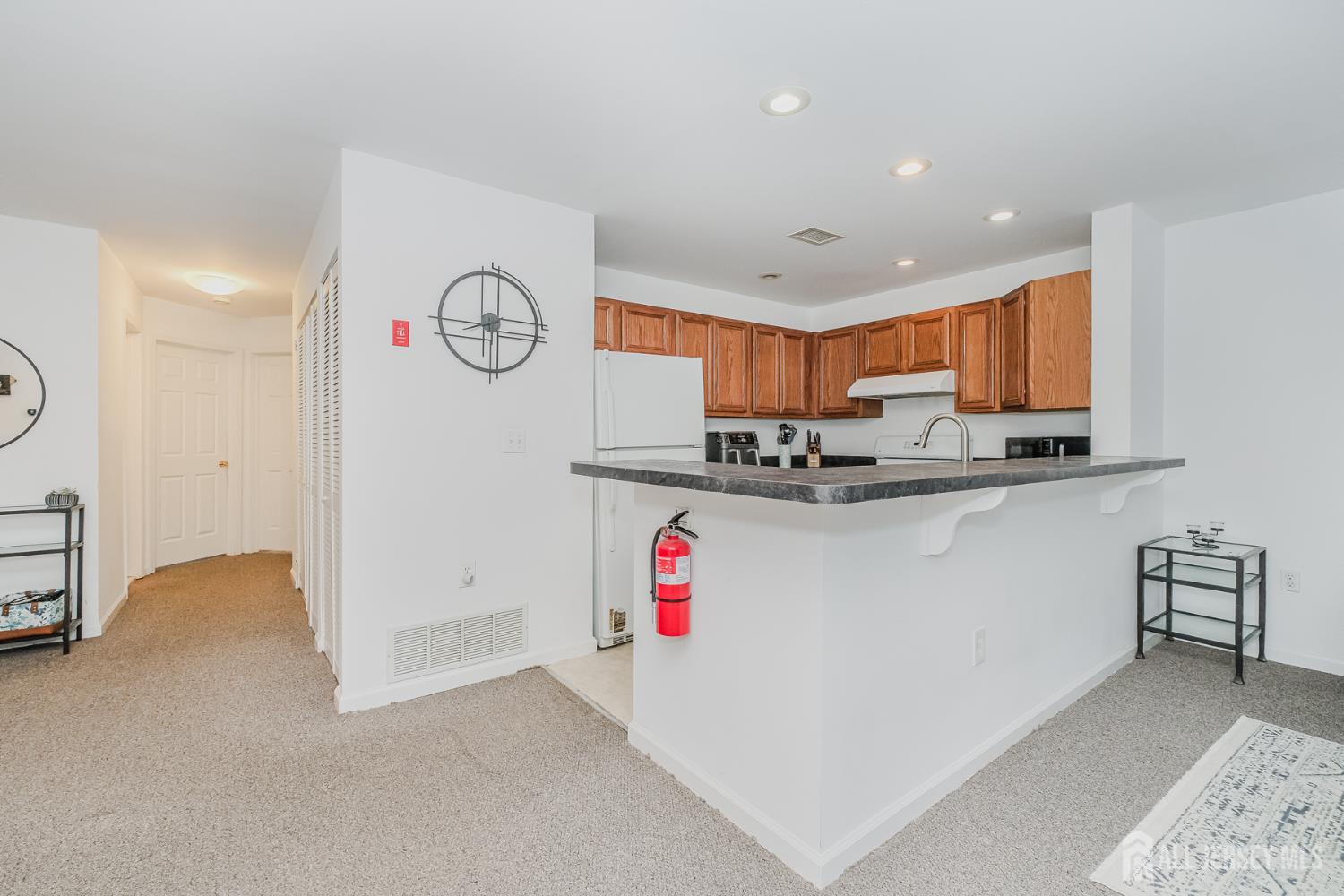 425 Edpas Road New Brunswick, NJ 08901 - Photo 5 of 23