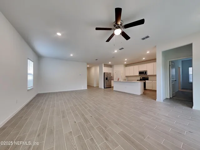 $1,925 | 9010 Latigo Lane, Jacksonville, FL 32219