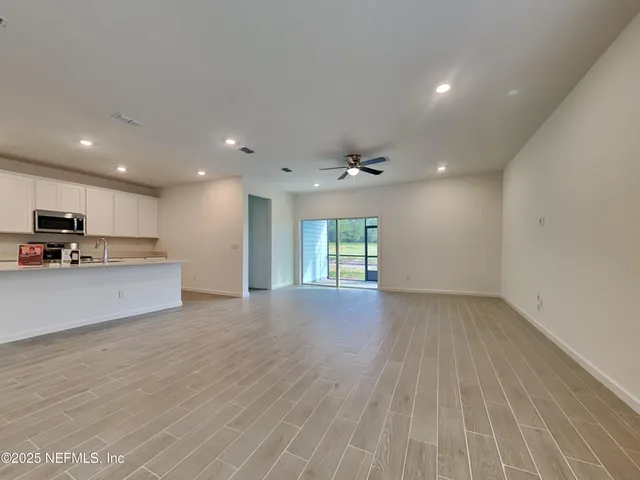 $1,925 | 9010 Latigo Lane, Jacksonville, FL 32219