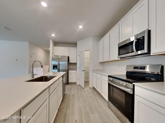 $1,925 | 9010 Latigo Lane, Jacksonville, FL 32219