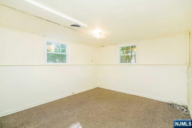 10 Gwynne Court Closter, NJ 07624 - Photo 11 of 22 a view of a small space