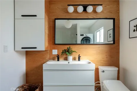 $865,000 | 5922 4th, Los Angeles, CA 90043