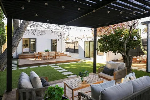 $865,000 | 5922 4th, Los Angeles, CA 90043