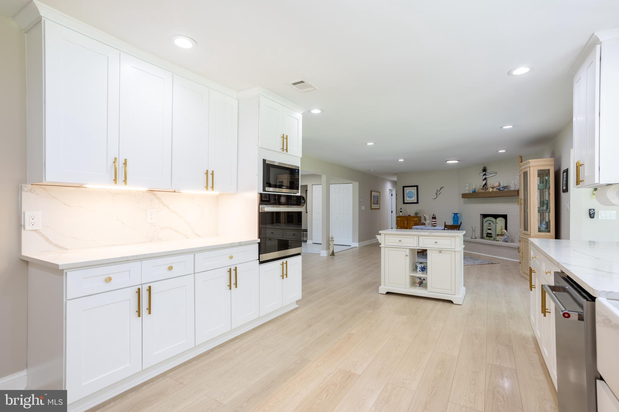 13829 Manor Glen Road Baldwin, MD 21013 - Photo 13 of 82 Wall Oven and Microwave