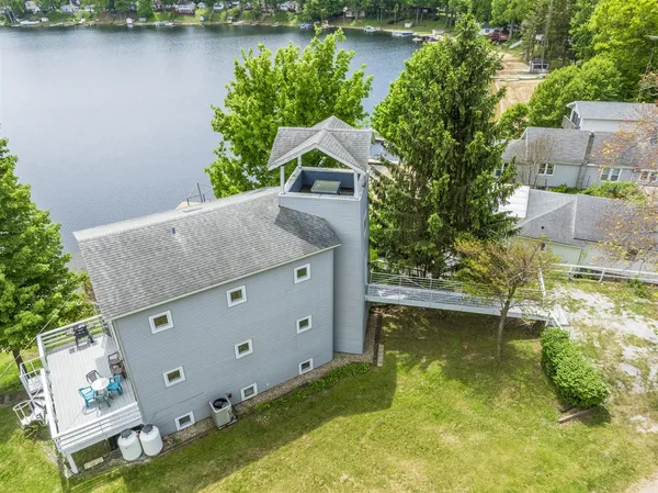 $499,500 | 15657 Lakeview Drive, Buchanan, MI 49107