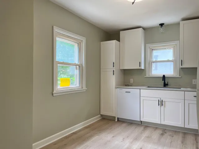 $2,425 | 837 X Bidwell Street, West St. Paul, MN 55118