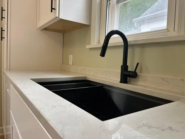 $2,425 | 837 Bidwell Street, West St. Paul, MN 55118