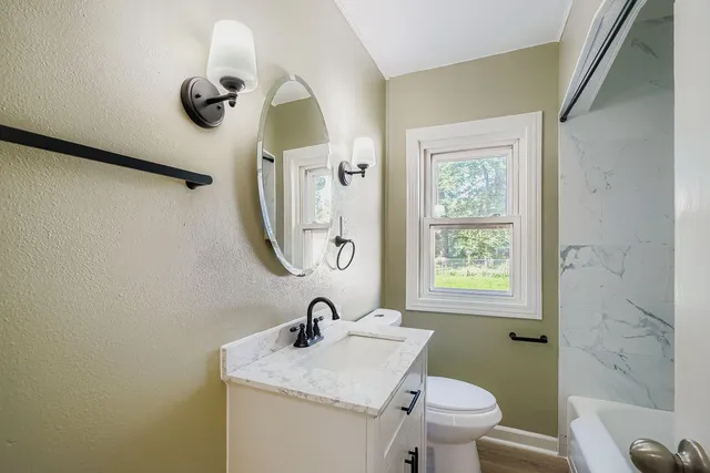 $2,425 | 837 Bidwell Street, West St. Paul, MN 55118