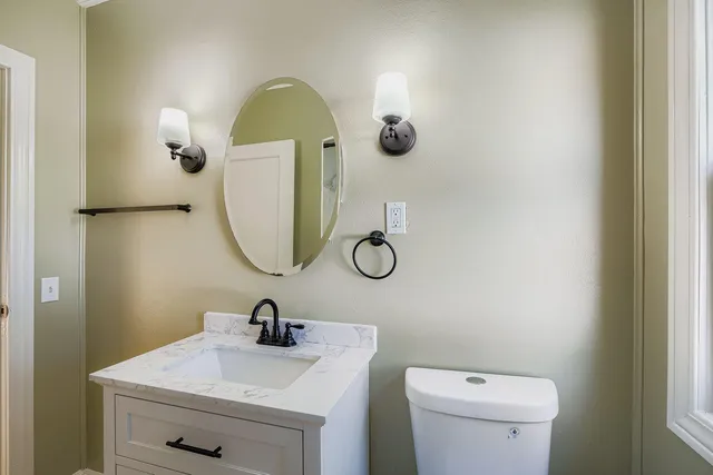 $2,425 | 837 X Bidwell Street, West St. Paul, MN 55118