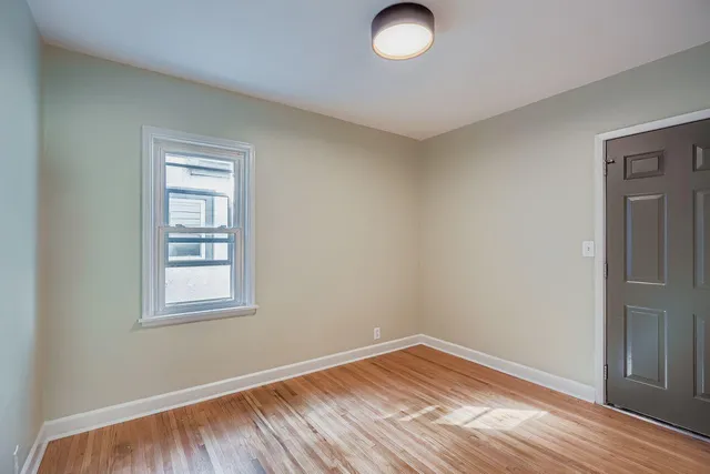 $2,425 | 837 X Bidwell Street, West St. Paul, MN 55118