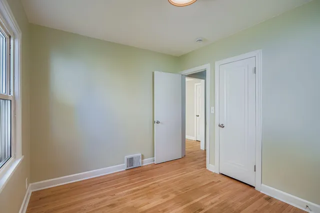 $2,425 | 837 Bidwell Street, West St. Paul, MN 55118