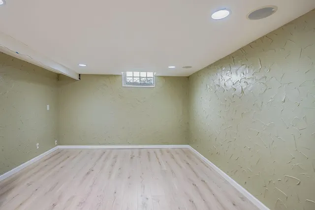 $2,425 | 837 X Bidwell Street, West St. Paul, MN 55118