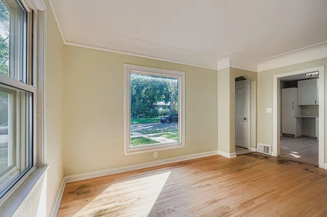 $2,425 | 837 Bidwell Street, West St. Paul, MN 55118