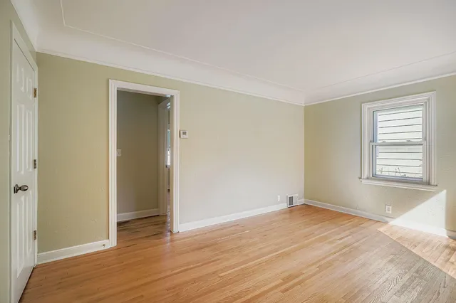 $2,425 | 837 Bidwell Street, West St. Paul, MN 55118