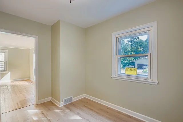 $2,425 | 837 X Bidwell Street, West St. Paul, MN 55118