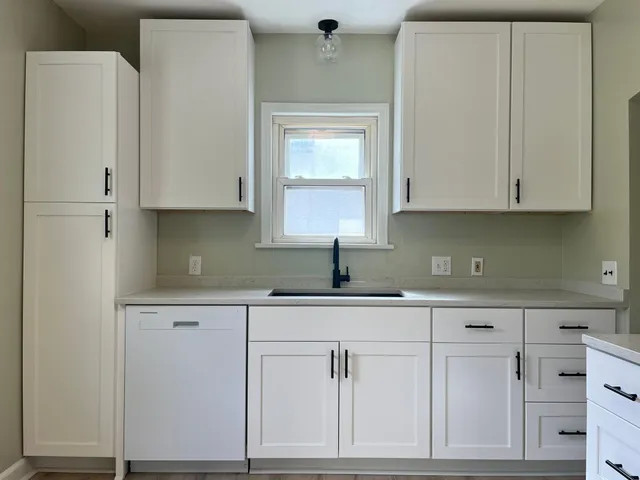 $2,425 | 837 X Bidwell Street, West St. Paul, MN 55118