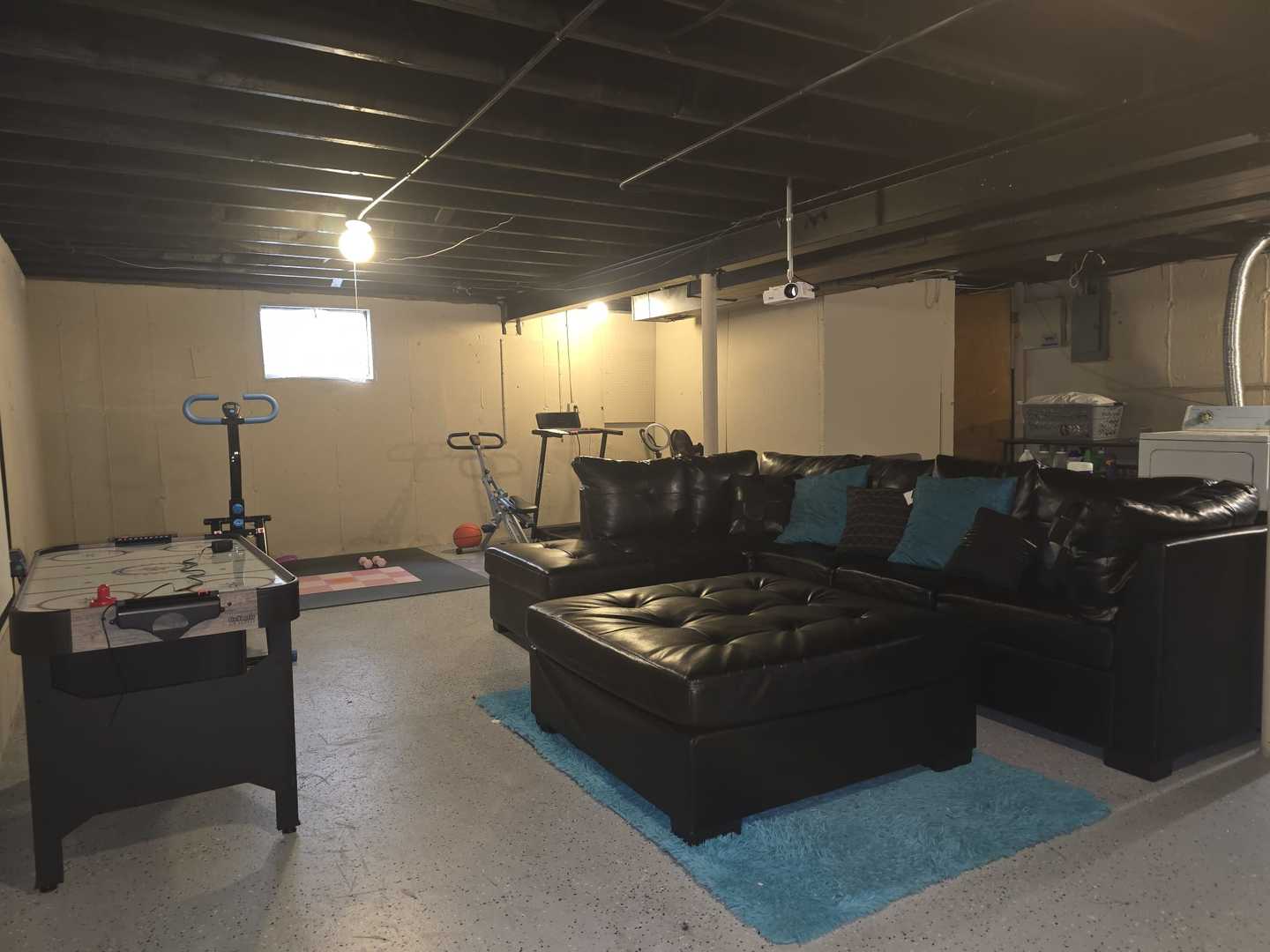 3006 Buttonwood Walk Hazel Crest, IL 60429 - Photo 16 of 18 a living room with furniture