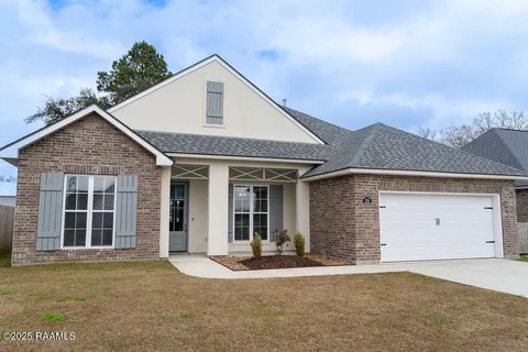 $279,900 | 206 Earls Court, Maurice, LA 70555