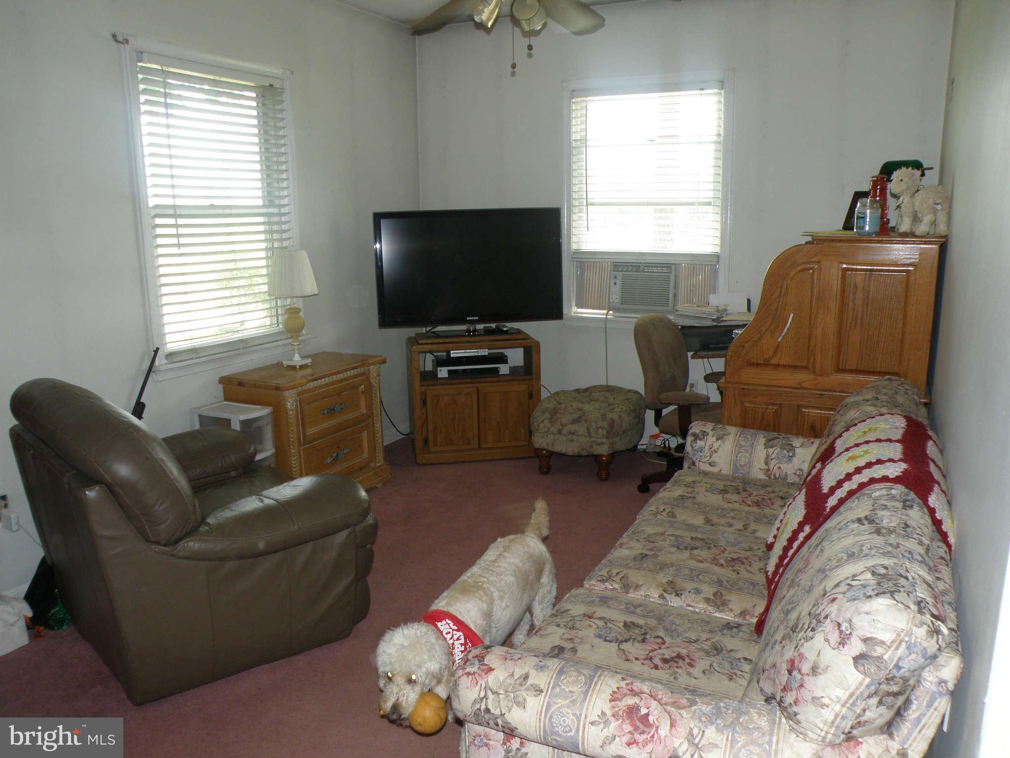 7320 Rocky Road Gaithersburg, MD 20882 - Photo 10 of 11 Family Room
