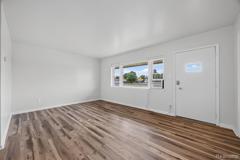 12523 Pennsylvania Road, Unit 2 Riverview, MI 48193 - Photo 6 of 18 Gallery Image 6