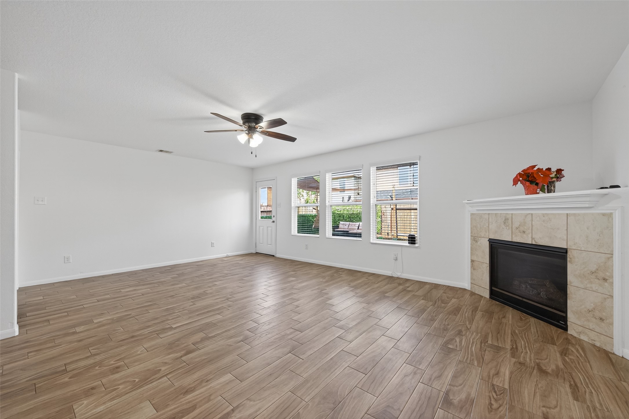 9931 Chimney Swift Lane Conroe, TX 77385 - Photo 15 of 50