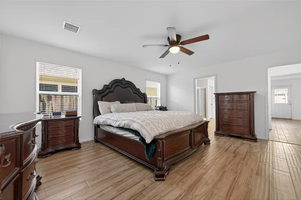 $2,250 | 9931 Chimney Swift Lane, Conroe, TX 77385