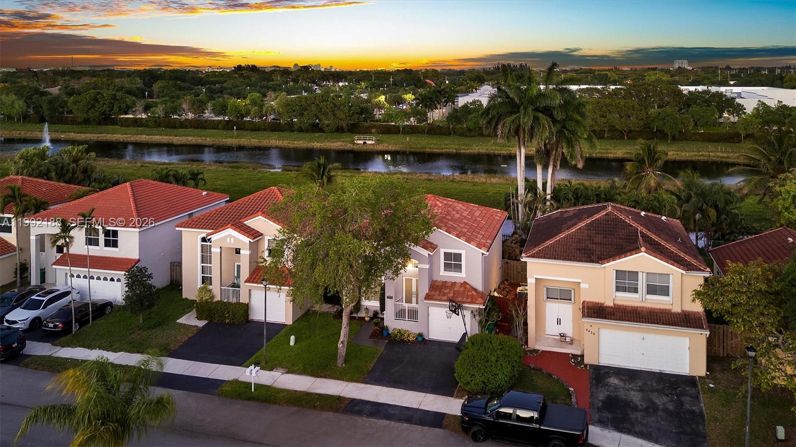 4420 Southwest 82nd Way Davie, FL 33328 - Photo 37 of 45