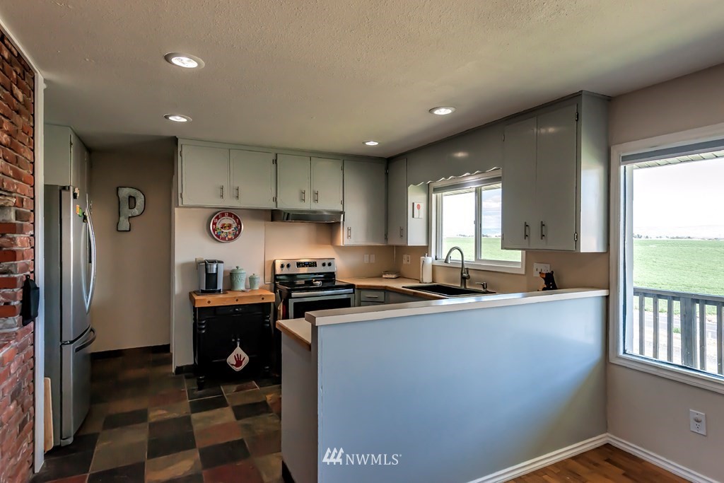 662 Maxfield Road Touchet, WA 99360 - Photo 12 of 40