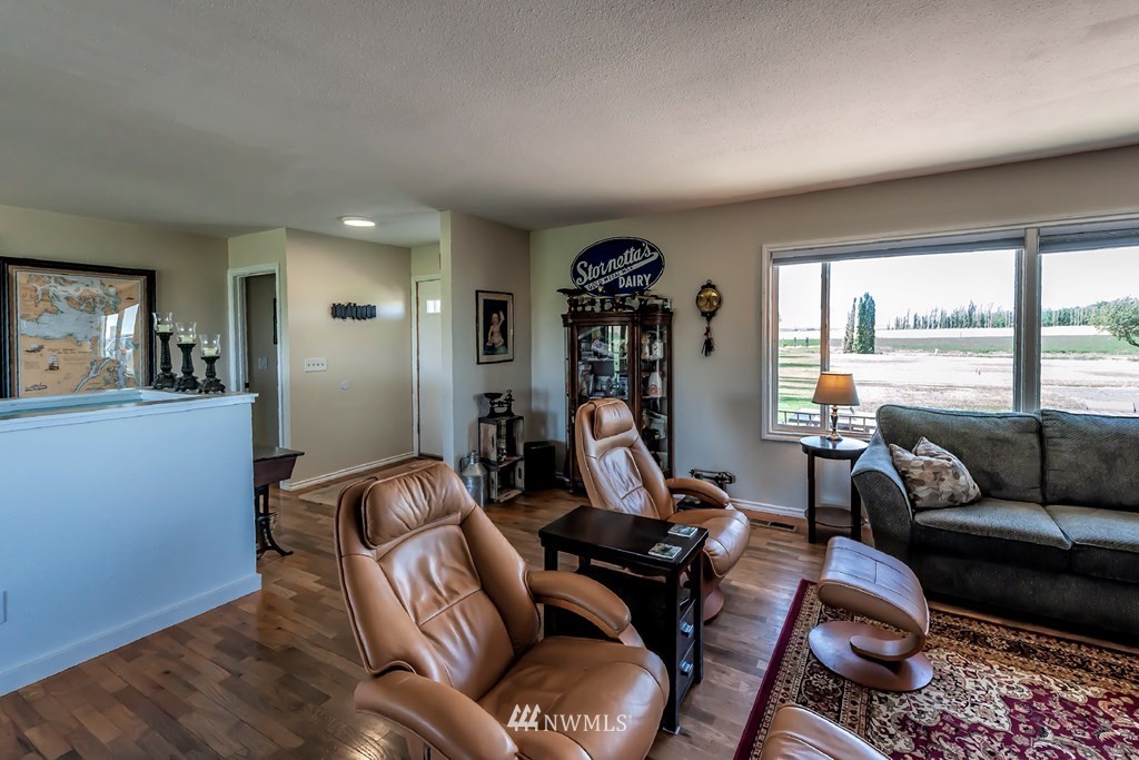 662 Maxfield Road Touchet, WA 99360 - Photo 7 of 40