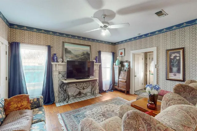 $889,000 | 609 East 16th Street, Plano, TX 75074