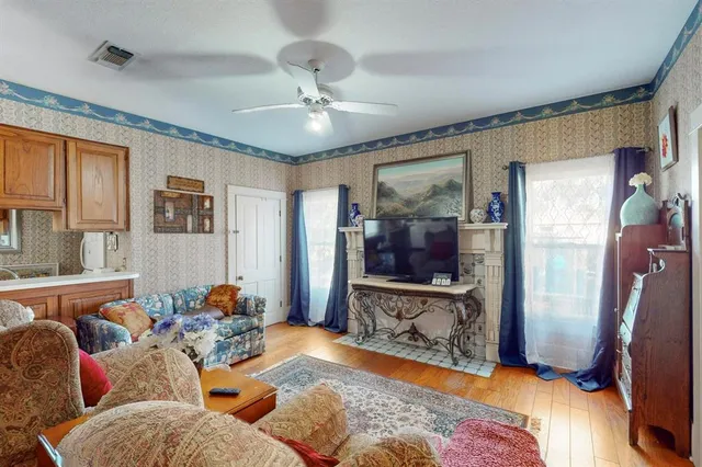 $889,000 | 609 East 16th Street, Plano, TX 75074