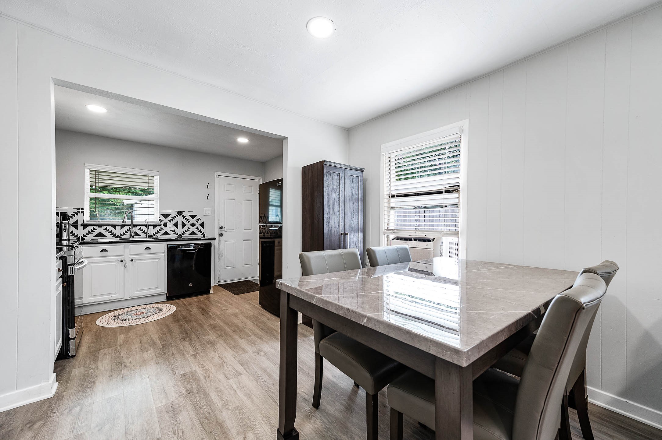 218 Hoffman Street Houston, TX 77020 - Photo 5 of 14