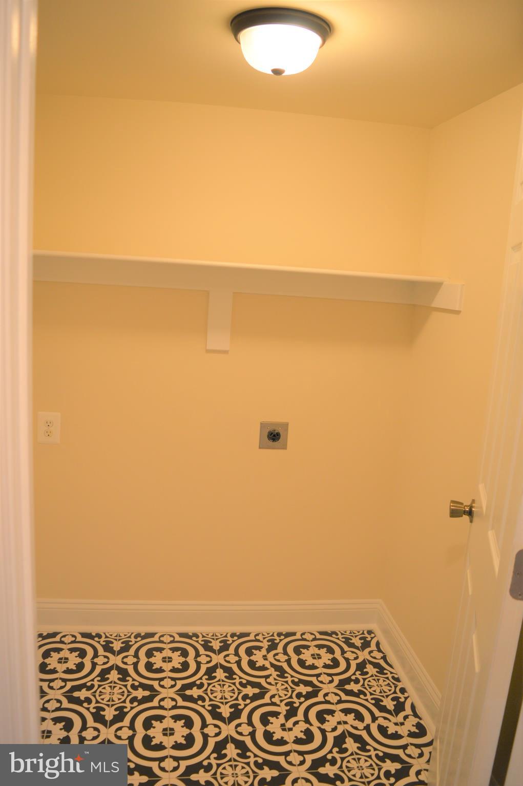 9250 Piscataway Road Clinton, MD 20735 - Photo 31 of 101 Laundry room ceramic tile floor