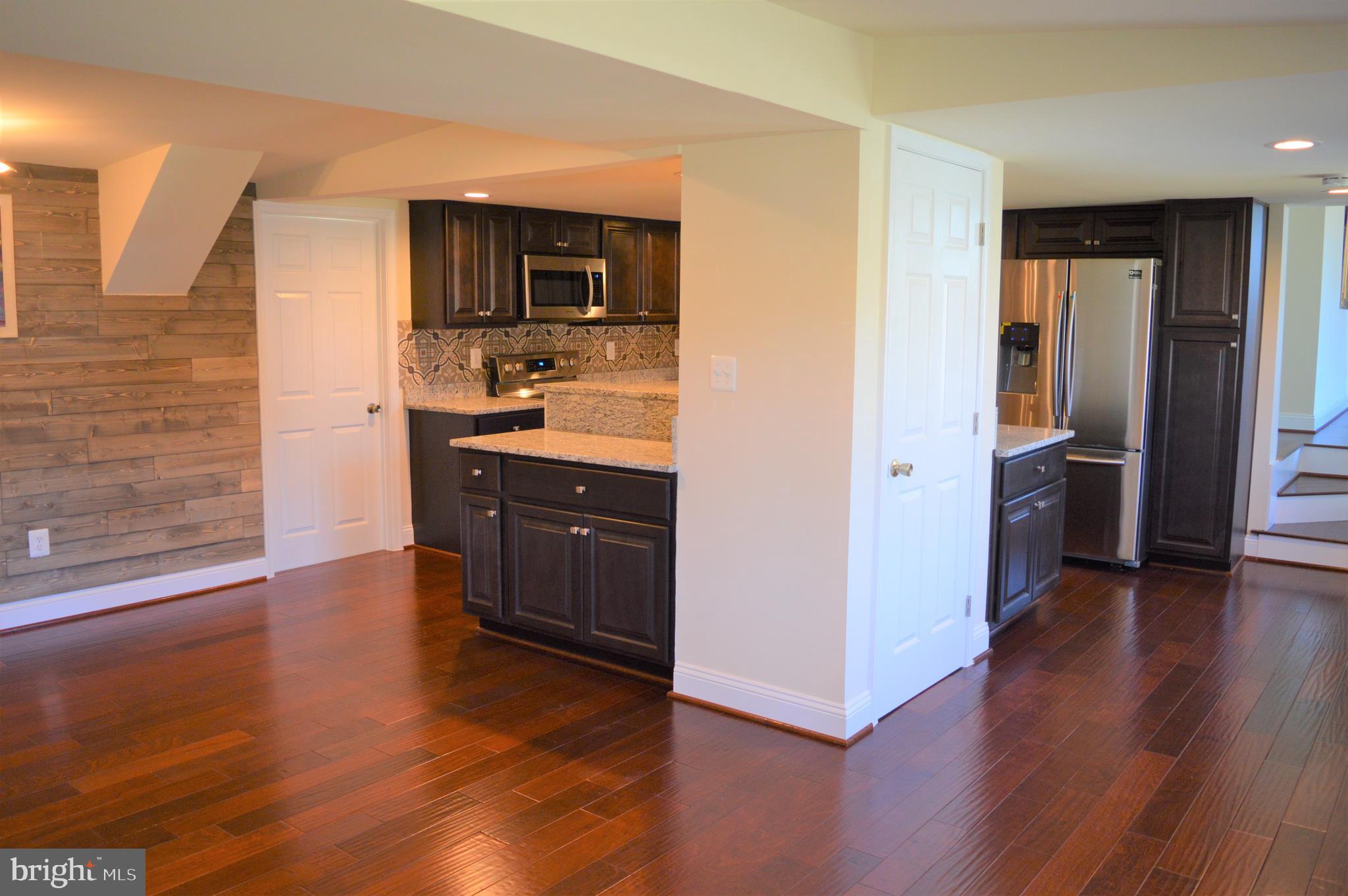 9250 Piscataway Road Clinton, MD 20735 - Photo 36 of 101 Dining room/Kitchen