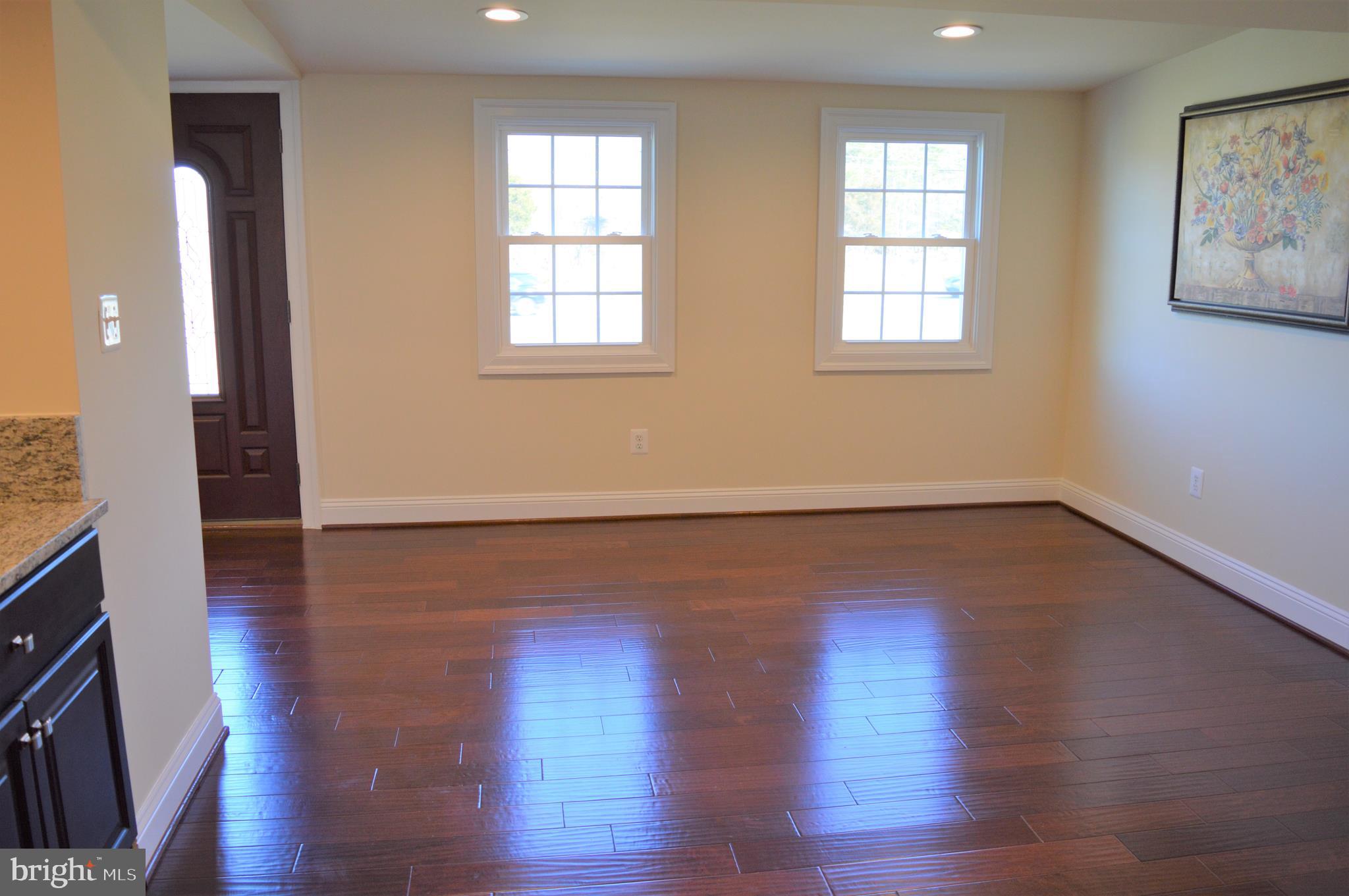 9250 Piscataway Road Clinton, MD 20735 - Photo 39 of 101 Living room
