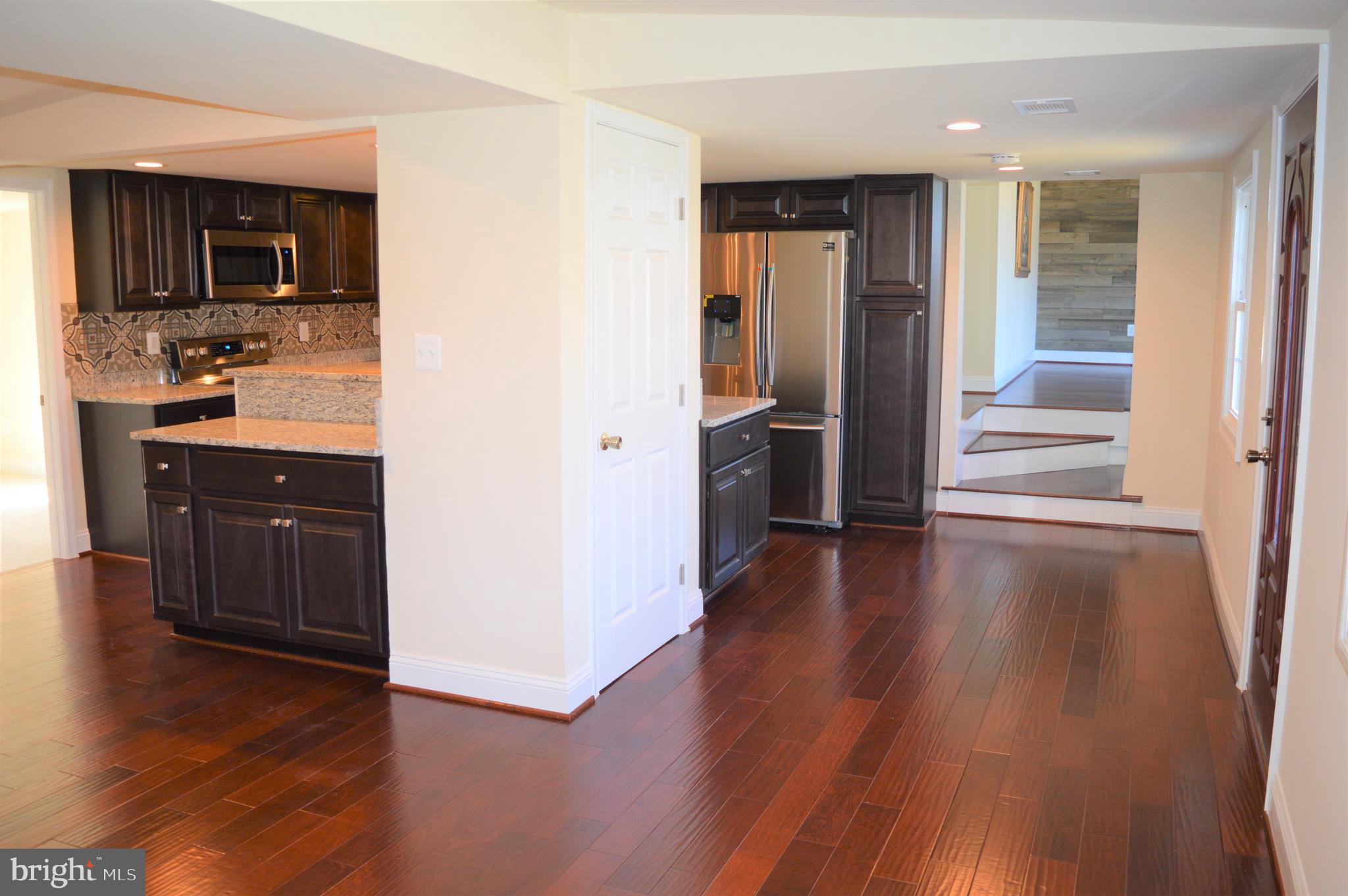 9250 Piscataway Road Clinton, MD 20735 - Photo 40 of 101 Living with Kitchen view