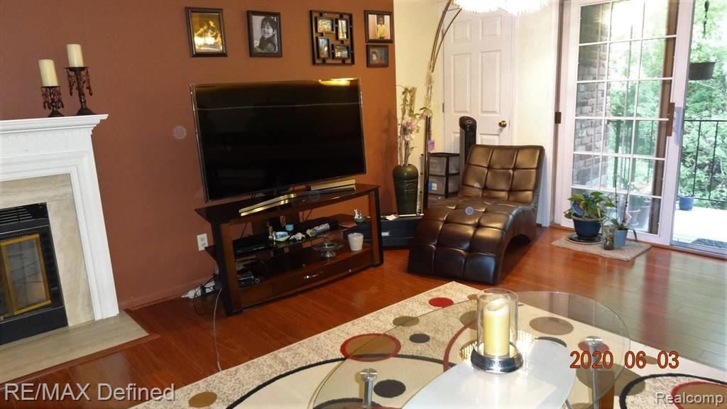 1675 Huntington Park, Unit E Rochester Hills, MI 48309 - Photo 6 of 33
