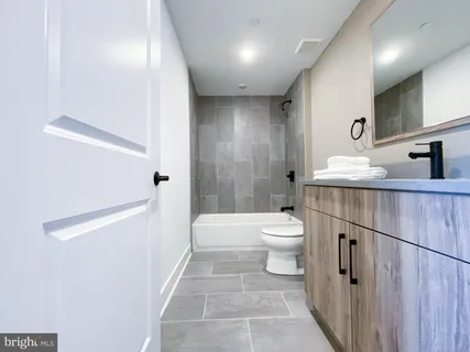 $2,300 | 1316 North Front Street, Unit 2B, Philadelphia, PA 19122