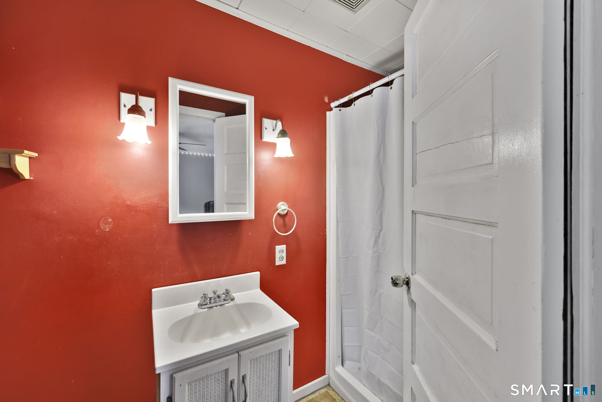 170 Weymouth Road Enfield, CT 06082 - Photo 21 of 33