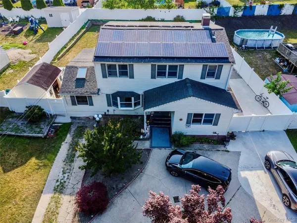$775,000 | 44 South Howell Avenue, Farmingville, NY 11738