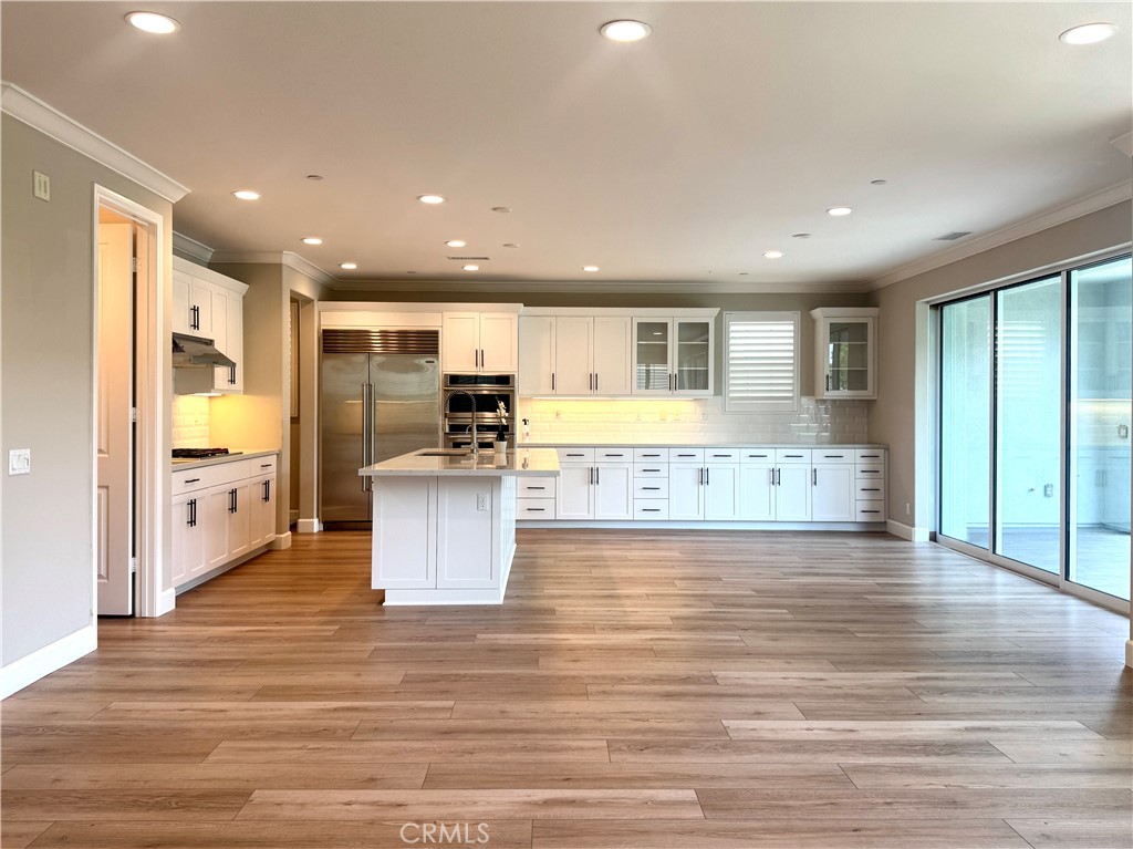 291 Barnes Road Tustin, CA 92782 - Photo 4 of 28