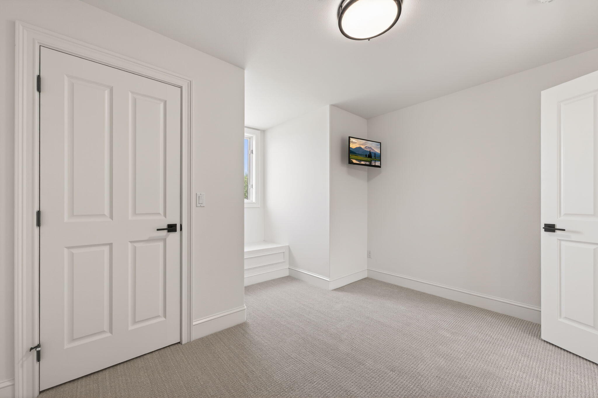 20180 Winston Loop Bend, OR 97703 - Photo 34 of 59 2nd Floor Guest Room