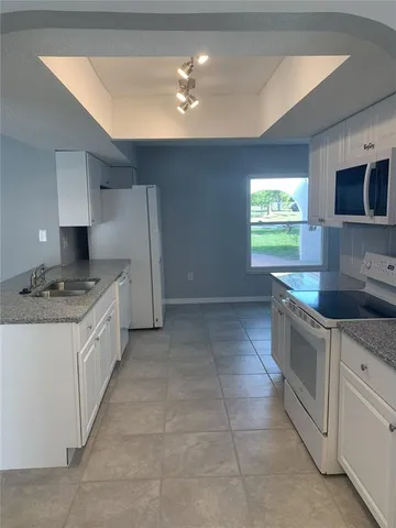 $1,979 | 2144 Deltona Boulevard, Spring Hill, FL 34606