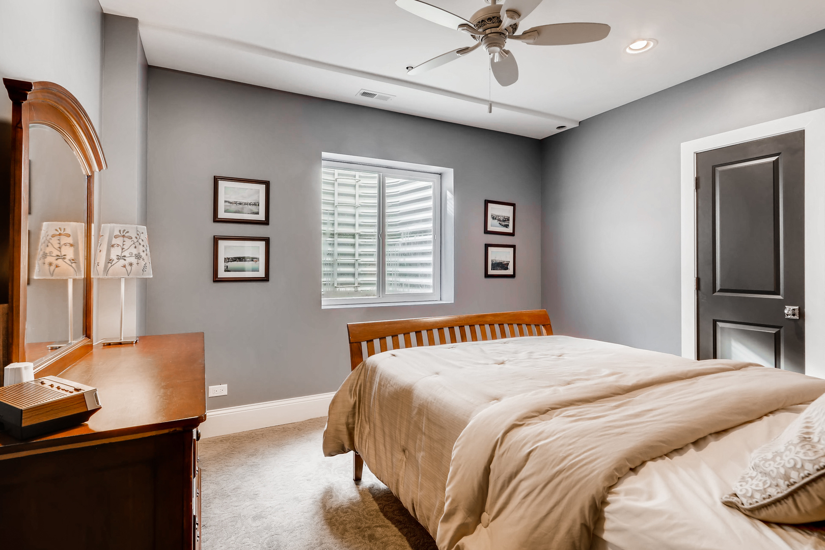 369 Downing Road Riverside, IL 60546 - Photo 33 of 46 a bedroom with a large bed and a desk