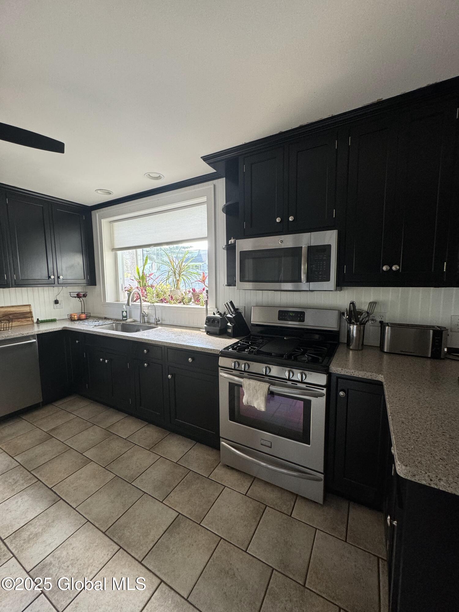 1061 Teviot Road Schenectady, NY 12308 - Photo 6 of 23 IMG_2745