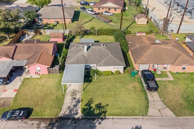 a picture of a bench