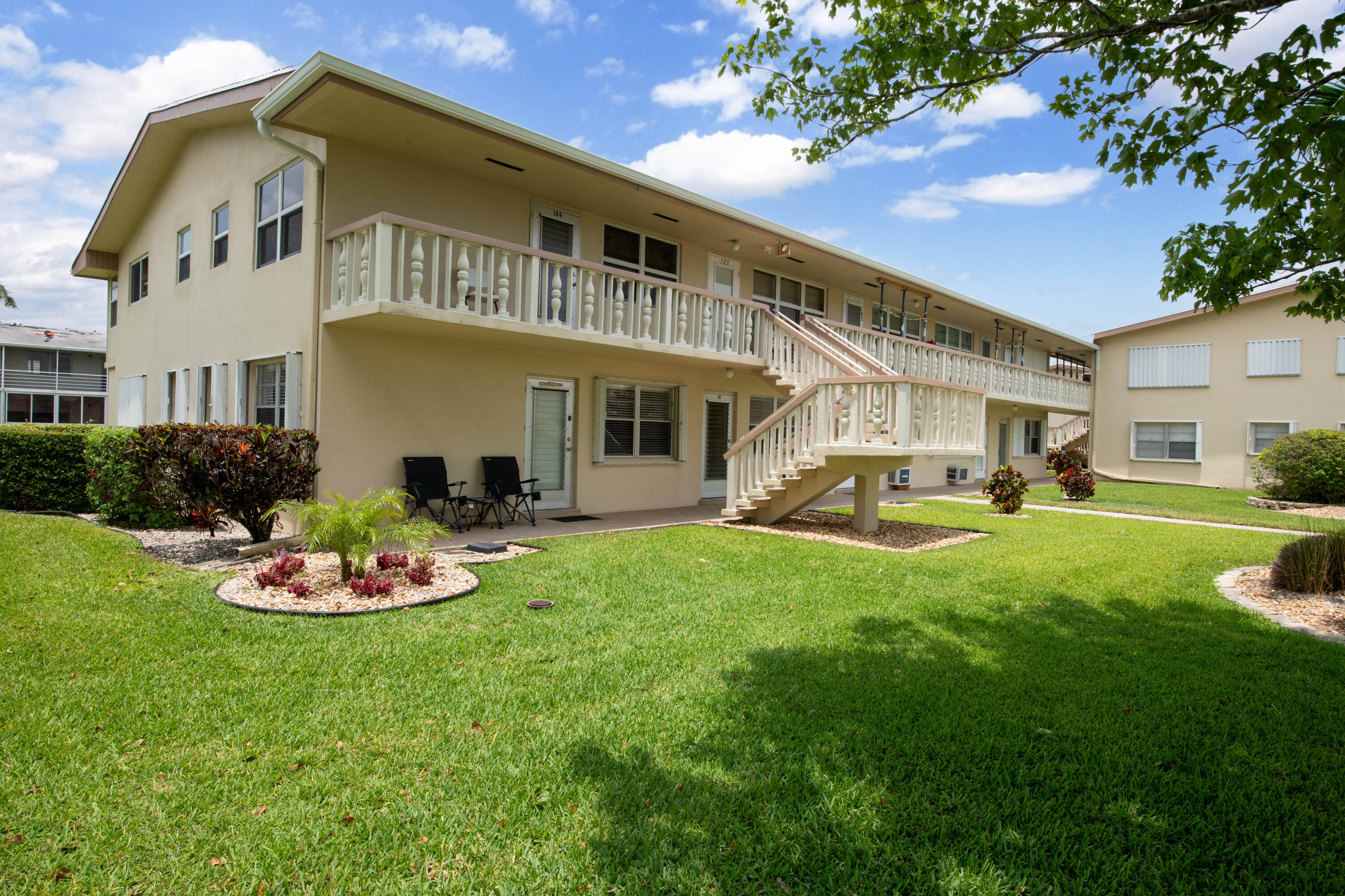 90 Bedford East Unit 90